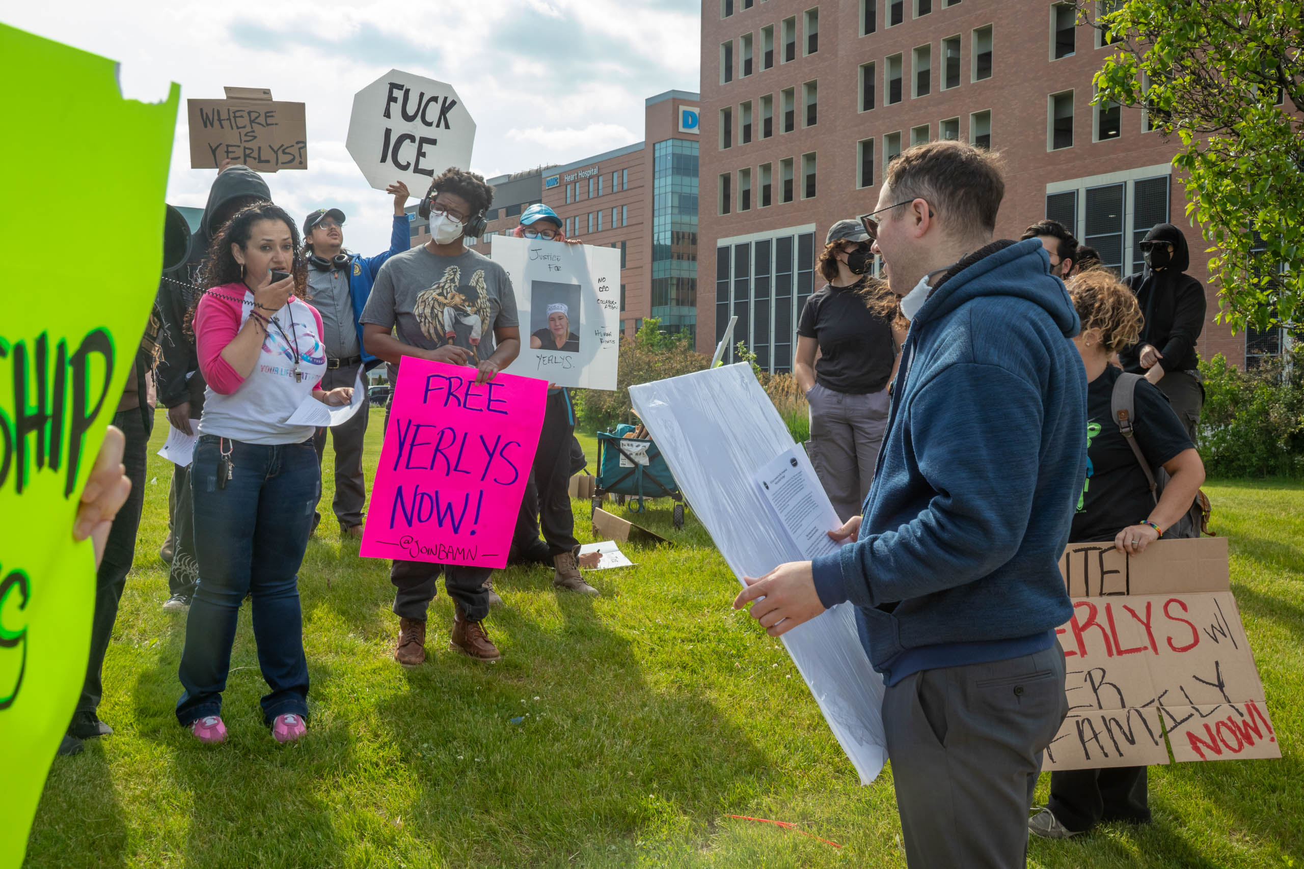 ICE Terror in Detroit Leaves Asylum Seeker With Broken Knee